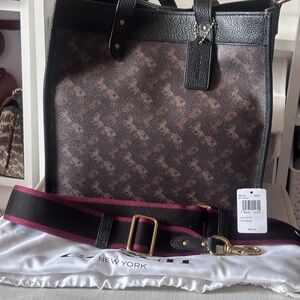 EUC Coach Field Tote 30/Horse & Carriage